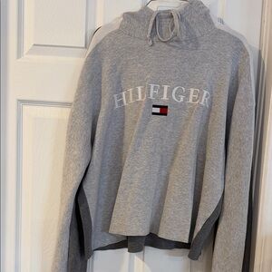 Tommy Hilfiger Light Gray Logo Hoodie with Flag Accent XL
